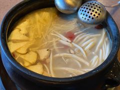 野生菌牦牛肉锅底-阿西土陶牦牛汤锅