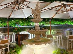 -Mark&Mars Restaurant