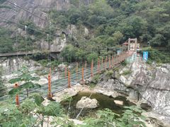 -燕子河大峡谷天坑仙境