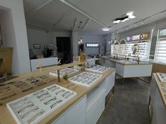 -罗伯特眼镜·蔡司官方授权(罗湖国贸店)