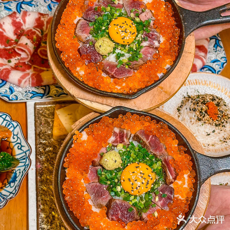 又来哼蟹二将啦‼️吃烤肉品酱蟹一次吃过瘾