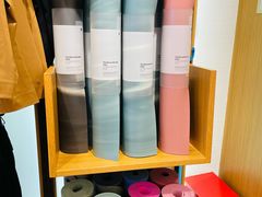 -lululemon(上海浦东IFC店)