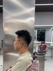 -侨治发型