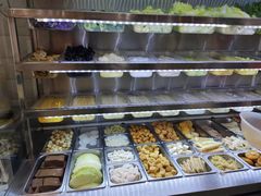 自助取餐区-张亮麻辣烫(天津河东华馨公寓店)