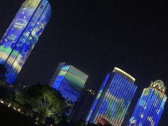 -万绿园