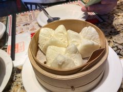 蜜汁叉烧包-查厘士(怀旧点心乐坊店)