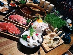 -湊湊火锅·茶憩(打浦桥日月光店)