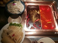 -老牌坊云南鱼豆花火锅(哈西万达店)
