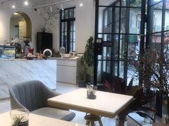 -Fridi Patisserie Cafe