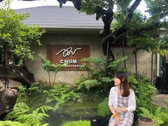 -Chom Cafe and Restaurant