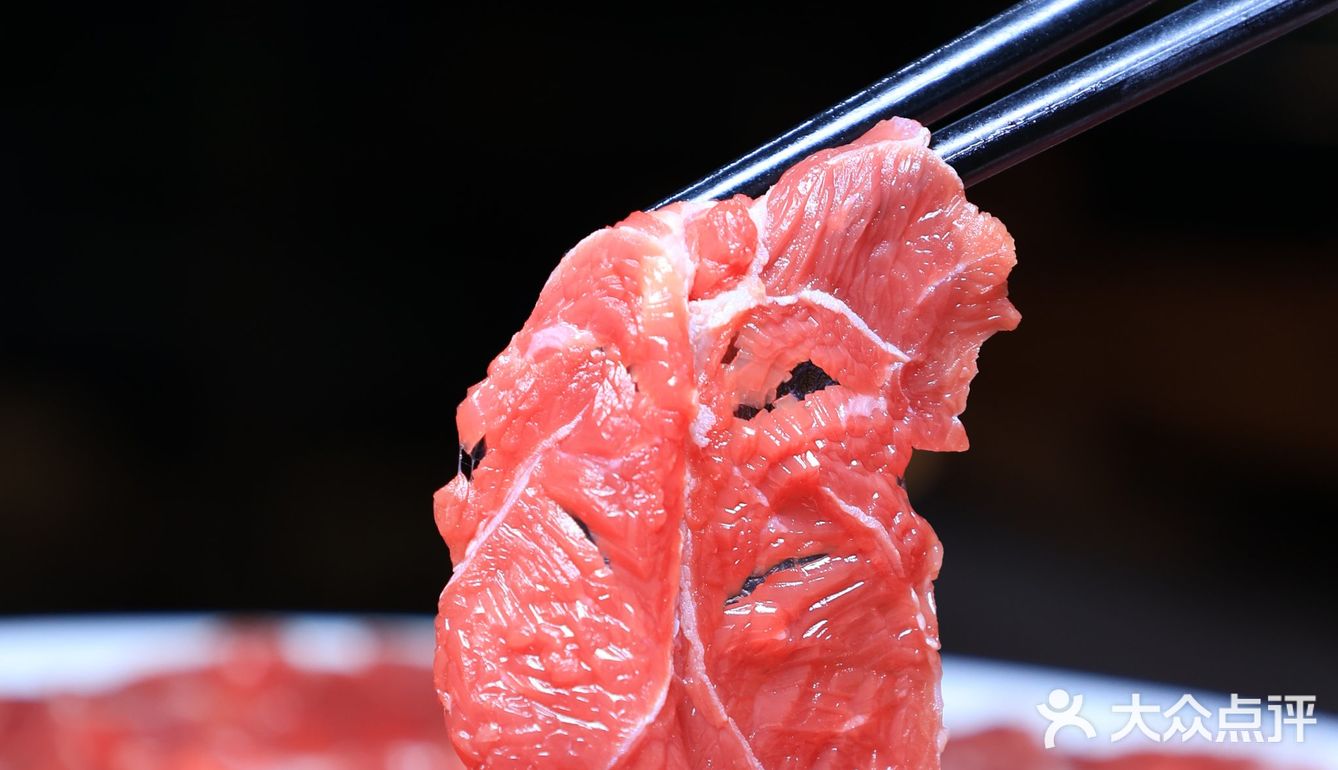 羊肉火锅配烧烤，舌尖上双重享受！