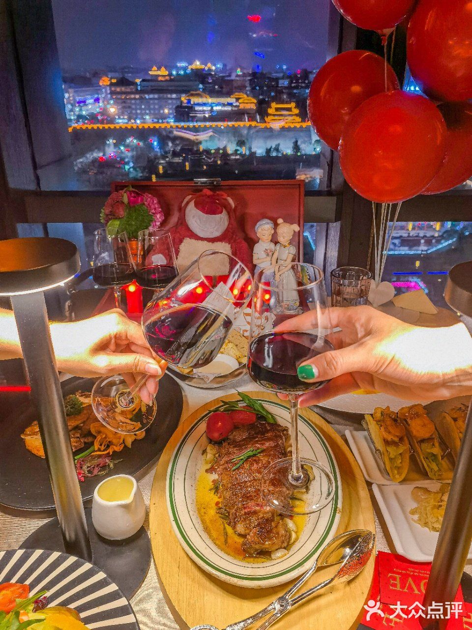 与城墙共进晚餐，如此夜色浪漫❤️