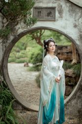 -一揽芳华汉服旗袍体验馆(拙政园店)