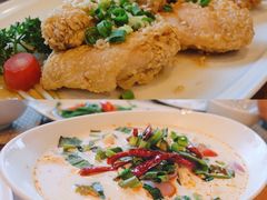 -Chom Cafe and Restaurant