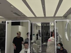 -PE SALON