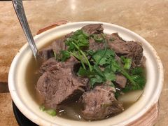 清汤牛腩煲-岭南小馆