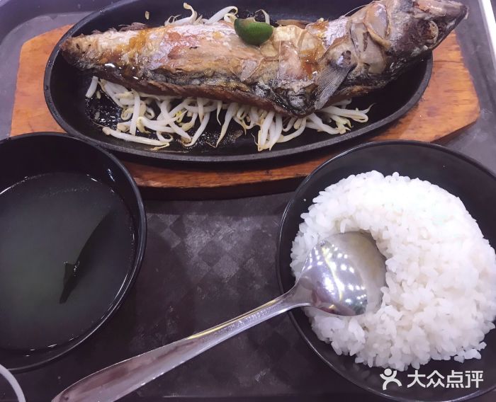 新加坡国立大学utown食堂-铁板巴沙鱼-菜-铁板巴沙鱼图片-新加坡美食-