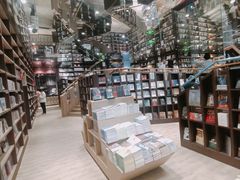 -钟书阁(群光广场店)