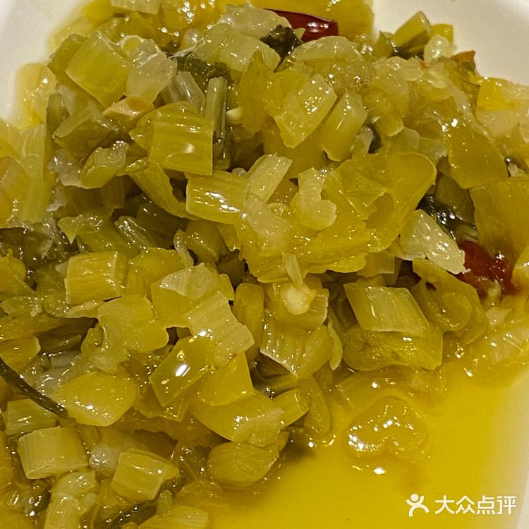 说是郑州前三名的信阳菜馆到这门口