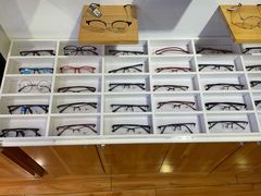 -MiRi眼镜·蔡司·星趣控·尼康控优点视觉合作店(南京东路店)