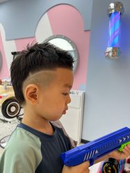-星咔萌·StarCamo儿童剪发(东坝万达广场店)