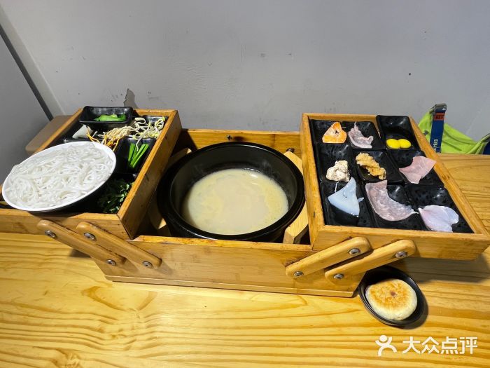勺子米线·云南传统小吃市集(四方街店)图片