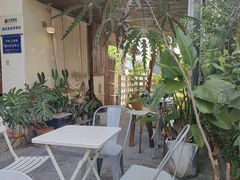 -彳亍咖啡·这里(水湾路店)