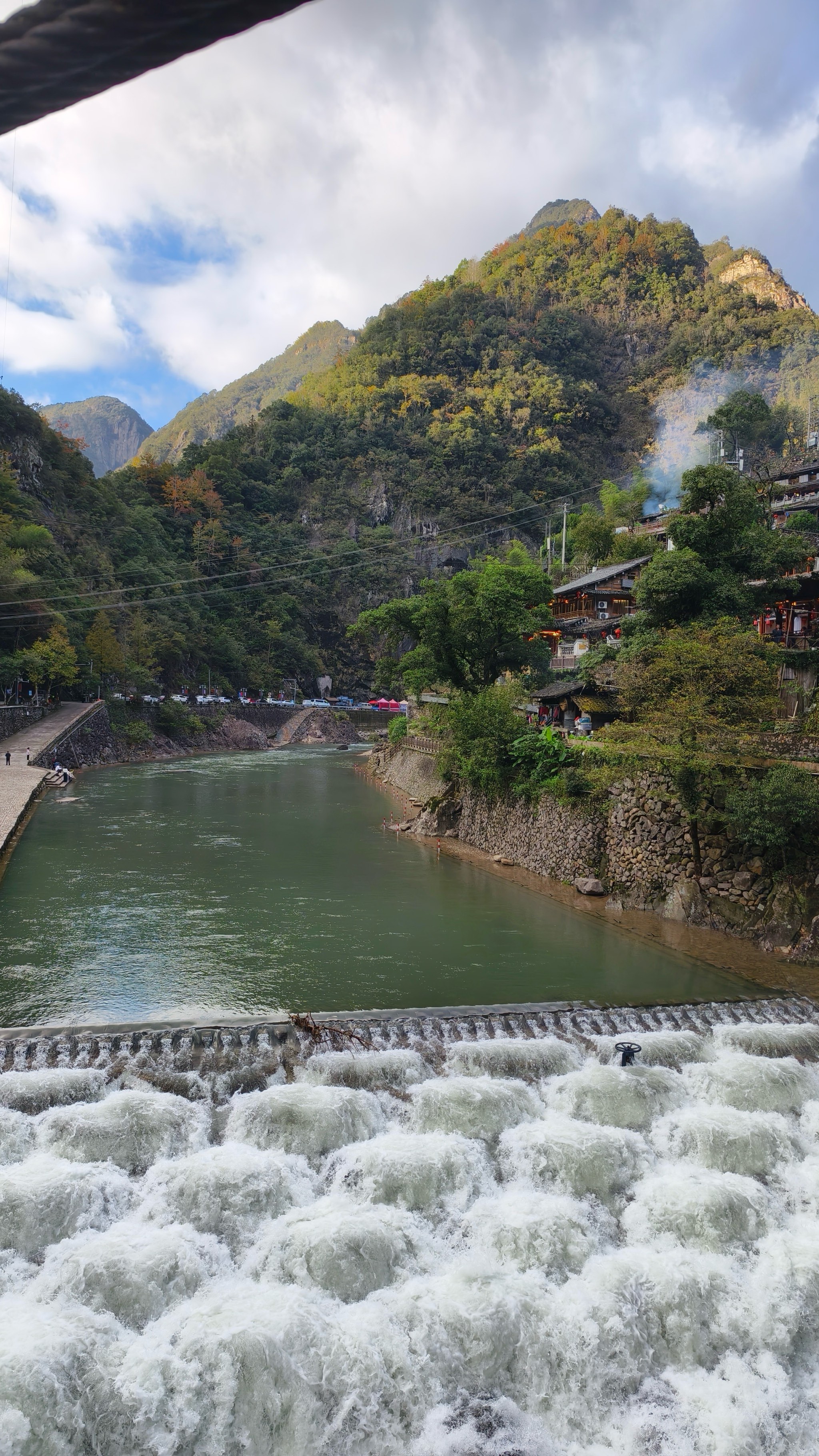 岭上人家烤全羊价格图片