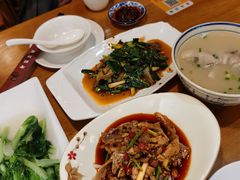 蒜苗回锅肉-易老妈蹄花.特色川菜(人民公园总店)