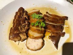 猪耳肉卷五花肉三拼-MR鹅外