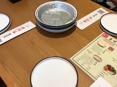 餐具摆设-陈阿婆鱼头泡饼·京味菜(复兴路店)