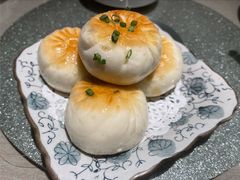 会拉丝的生煎包-东南里湖景餐厅·新闽菜(浦西万达店)