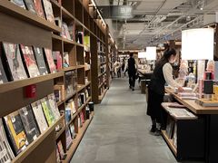 -茑屋书店(天目里店)
