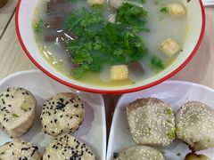 -小杨生煎(金山百联购物中心3楼店)