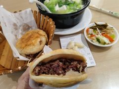 -闫家驴肉老店(华电一校店)