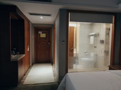 -维也纳酒店(华为广州研发中心罗冲围店)