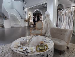 -艾米丽婚纱礼服