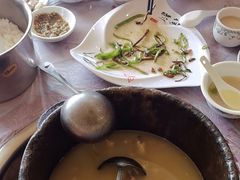 -鲁朗纳麦石锅鸡庄园
