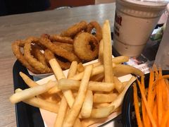 -The Habit Burger Grill 哈比特汉堡(复兴soho店)