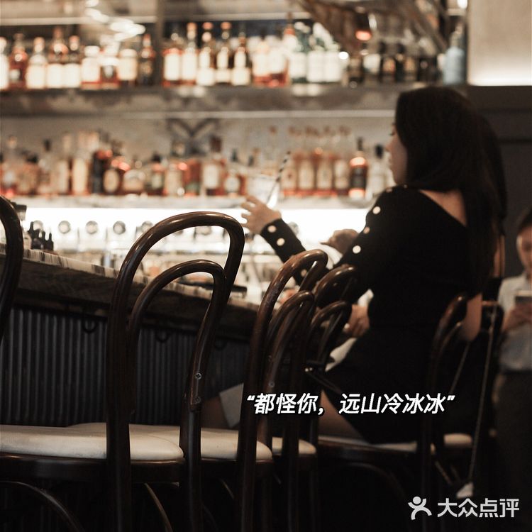 冬天里的第一杯咖啡，第一次吃到好吃的可露丽～