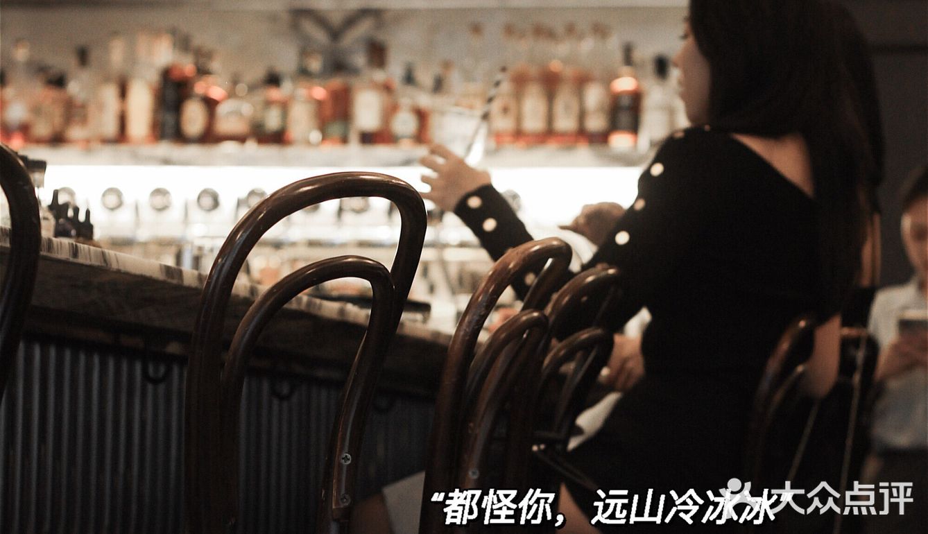 冬天里的第一杯咖啡，第一次吃到好吃的可露丽～