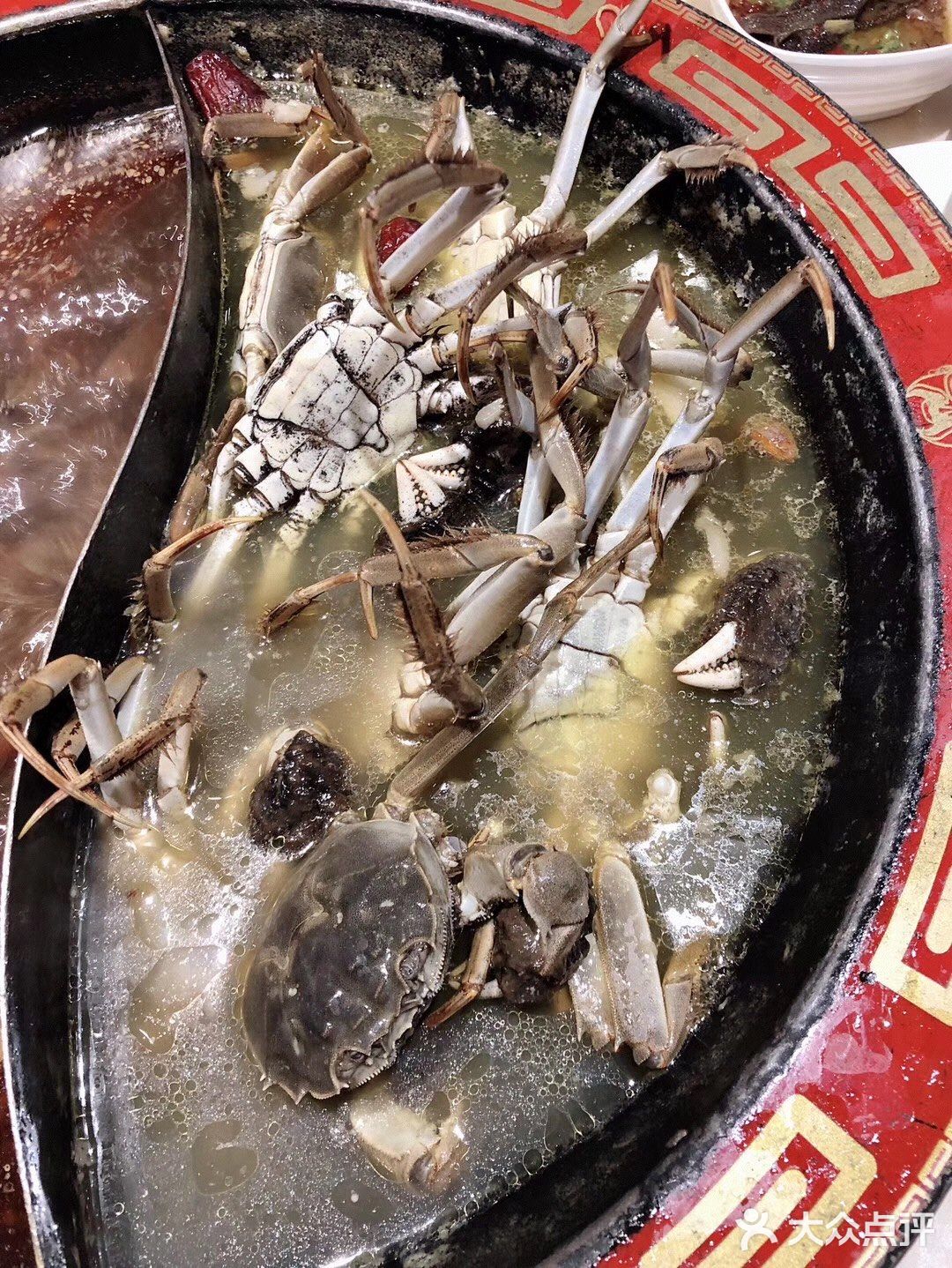 每个季节菜品不一样，还有龙虾，反正随便吃