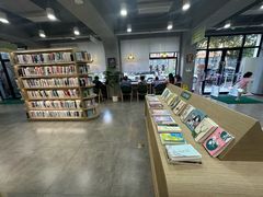 -曹家渡街道图书馆