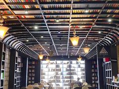 -钟书阁(松江泰晤士小镇店)