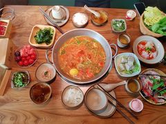 -野山舂·贵州现舂酸汤火锅(鸿通城店)