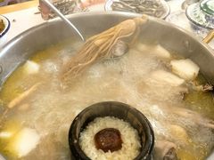 -朴小妹人参鸡汤火锅(长白山万达店)