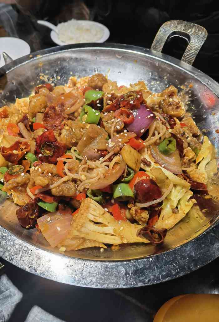 蒸不赖家常菜(建宁店)-"店铺环境在小县城算还可以的了吧有自助水.