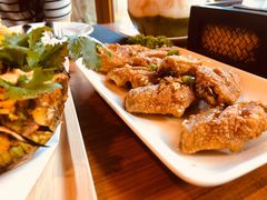 -Chom Cafe and Restaurant