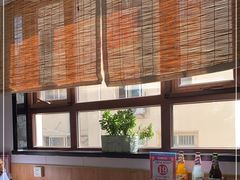 靠窗位-八两八金·莱芜特色炒鸡(市南漳浦路店)