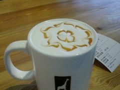 -Who乎coffee&bar